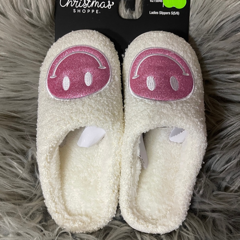Women’s happy face slippers